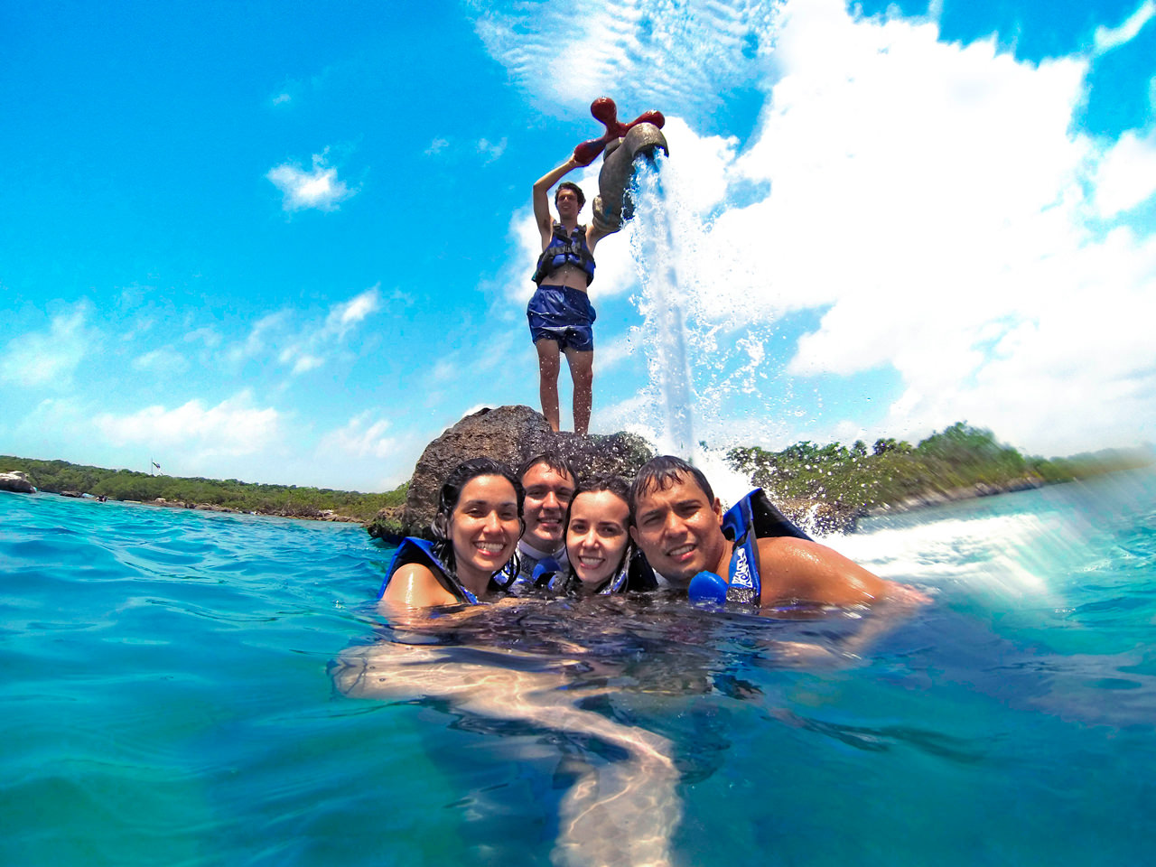 Haz Snorkel ilimitado en Xel-Ha